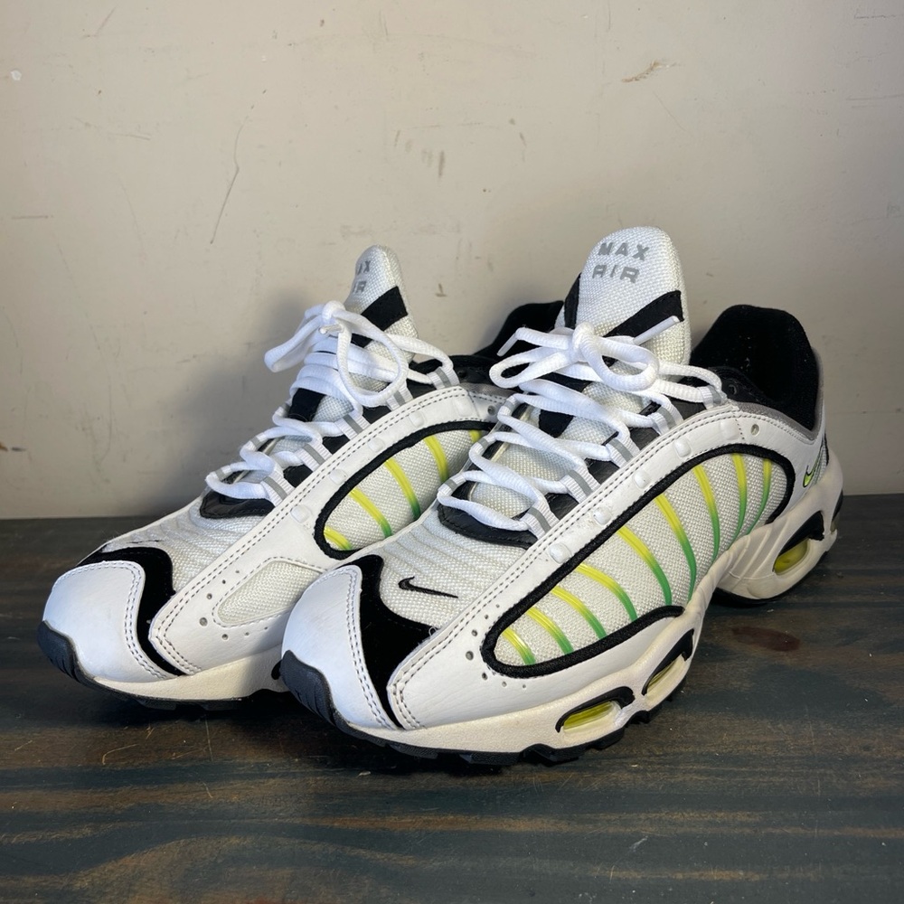 2018 NIKE AIR MAX TAILWIND 4 IV WHITE/VOLT-BLACK-ALOE VERDE SZ 8.5 AQ2567-701